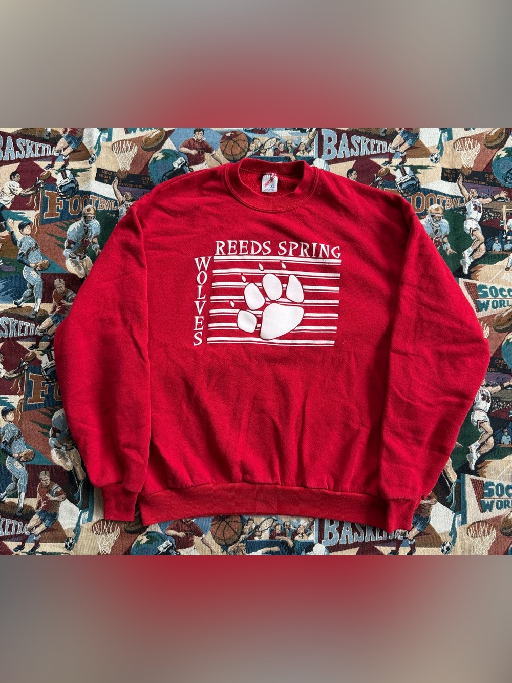 Vintage 90s Men’s Reed Springs Missouri Wolves Red Graphic Sweatshirt